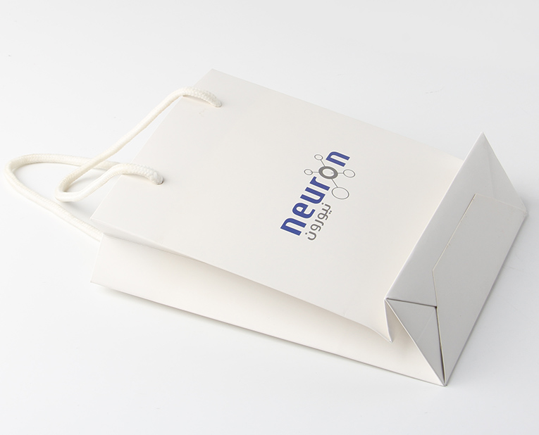 駿業(yè)包裝您的手機(jī)紙袋生產(chǎn)廠家 駿業(yè)包裝您的手機(jī)紙袋生產(chǎn)廠家