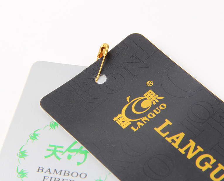 牛仔褲吊牌標簽制造商駿業(yè)最在行 牛仔褲吊牌標簽制造商駿業(yè)最在行