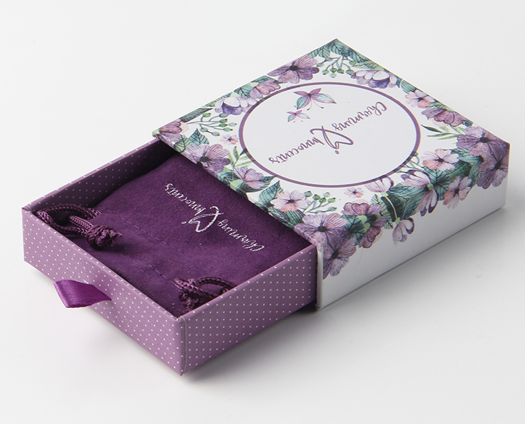 紙盒包裝設計師"區(qū)別對待"有和沒有商標的客人! 紙盒包裝設計師"區(qū)別對待"有和沒有商標的客人!