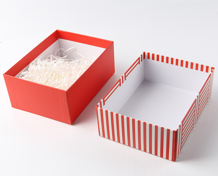 內(nèi)衣包裝訂做時(shí)紙張壓痕和線痕的組成因素 內(nèi)衣包裝訂做時(shí)紙張壓痕和線痕的組成因素