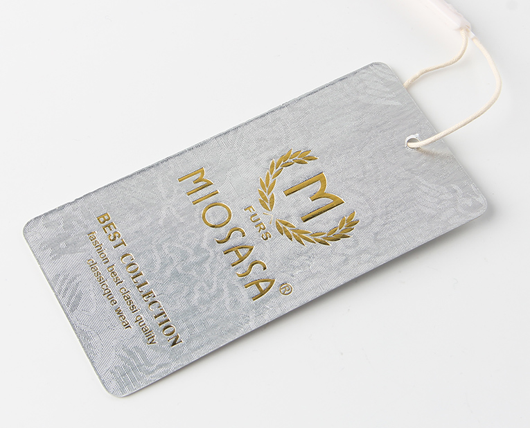 內(nèi)衣吊牌定做過程中,燙印不清晰不整齊的緣由 內(nèi)衣吊牌定做過程中,燙印不清晰不整齊的緣由