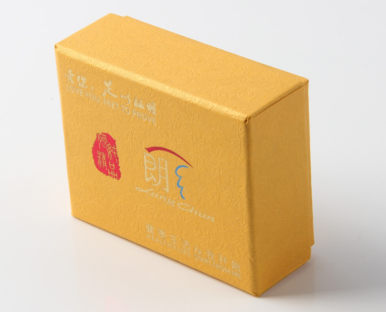 襪子盒廠的燙金工藝流程原來是這樣的呀 襪子盒廠的燙金工藝流程原來是這樣的呀