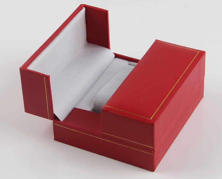 你的盒子油墨脫粉?看看手表包裝盒生產廠家是怎么解決的吧 你的盒子油墨脫粉?看看手表包裝盒生產廠家是怎么解決的吧