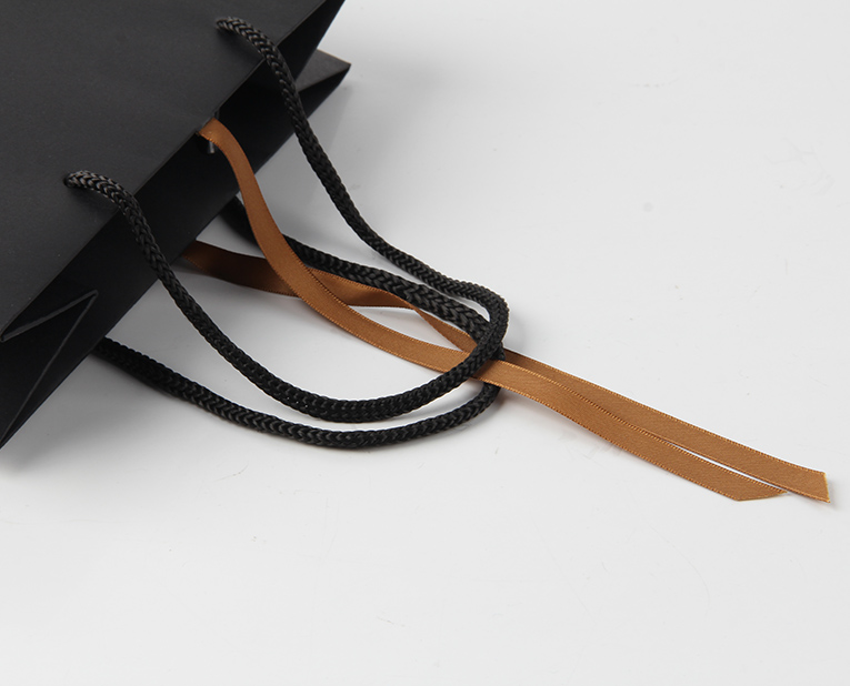 油墨顆粒的適度量和大小會(huì)影響手表禮品袋的制造商的紙袋 油墨顆粒的適度量和大小會(huì)影響手表禮品袋的制造商的紙袋