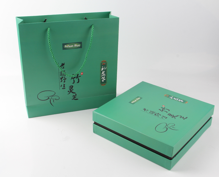 專業的手表紙袋訂做老師傅就連紙張PH值也會精準計算 專業的手表紙袋訂做老師傅就連紙張PH值也會精準計算