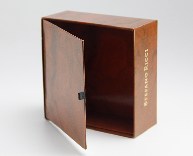 擔(dān)心定制的手環(huán)盒不能如期,被色帶不齊拖累?廠家需要這樣做! 擔(dān)心定制的手環(huán)盒不能如期,被色帶不齊拖累?廠家需要這樣做!