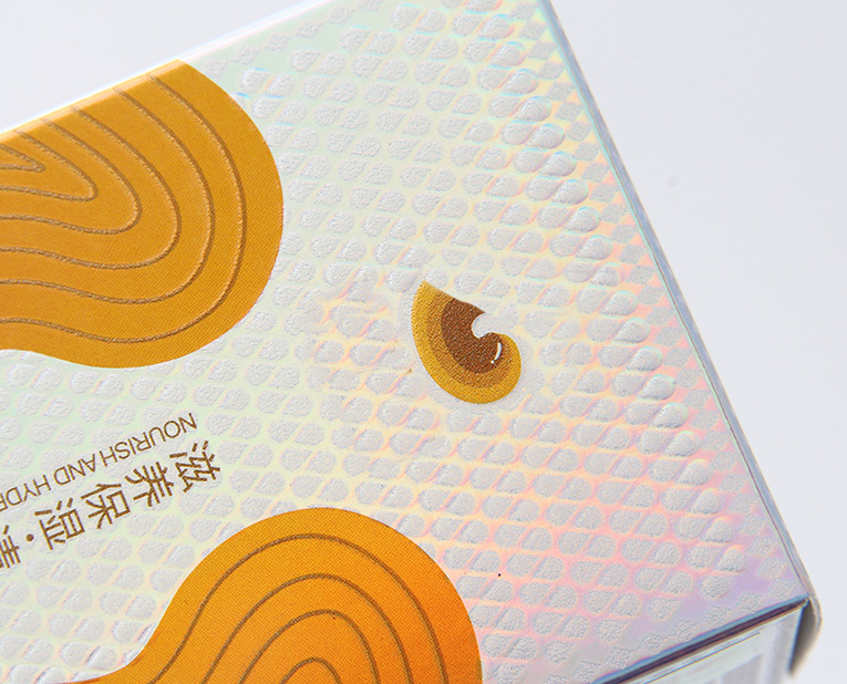 化妝品盒子工廠的老師傅和業務一起解決防止涂改盒子的問題 化妝品盒子工廠的老師傅和業務一起解決防止涂改盒子的問題