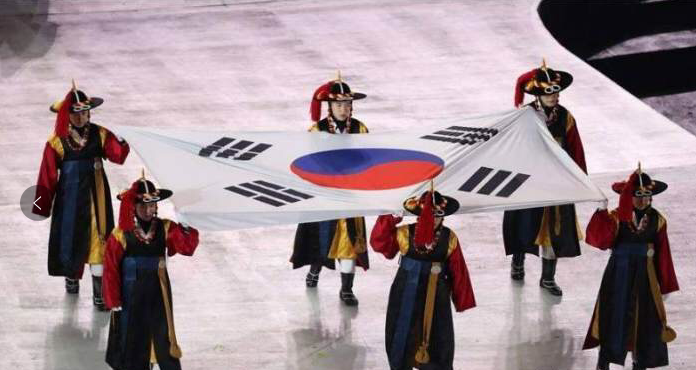 驚了,不去消費(fèi)美容產(chǎn)品怪我啰?中國(guó)禮品袋制造商有話說 驚了,不去消費(fèi)美容產(chǎn)品怪我啰?中國(guó)禮品袋制造商有話說