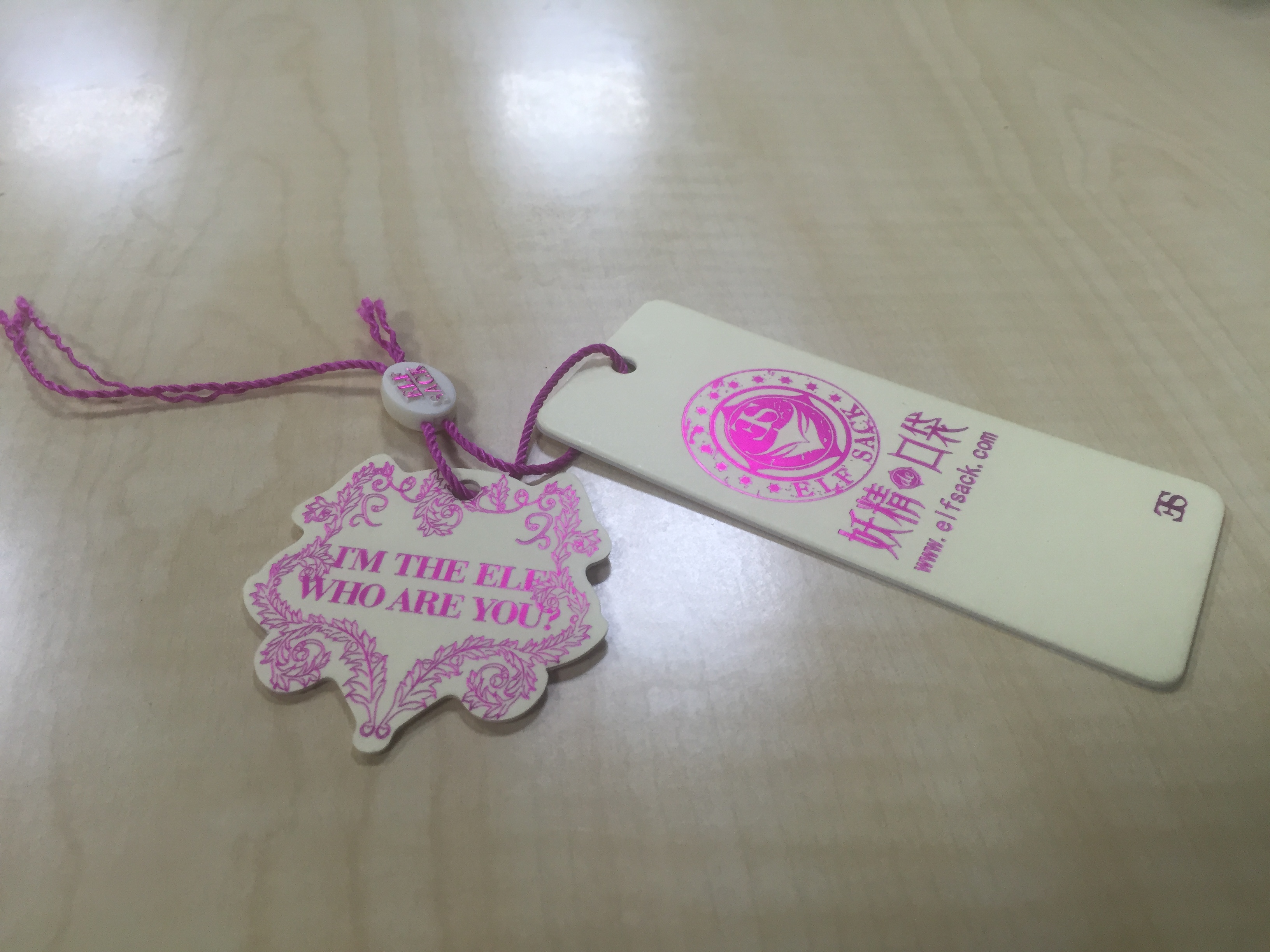 總說服裝吊牌的設計要注意燙印尺寸,解析到底是多大尺寸 總說服裝吊牌的設計要注意燙印尺寸,解析到底是多大尺寸