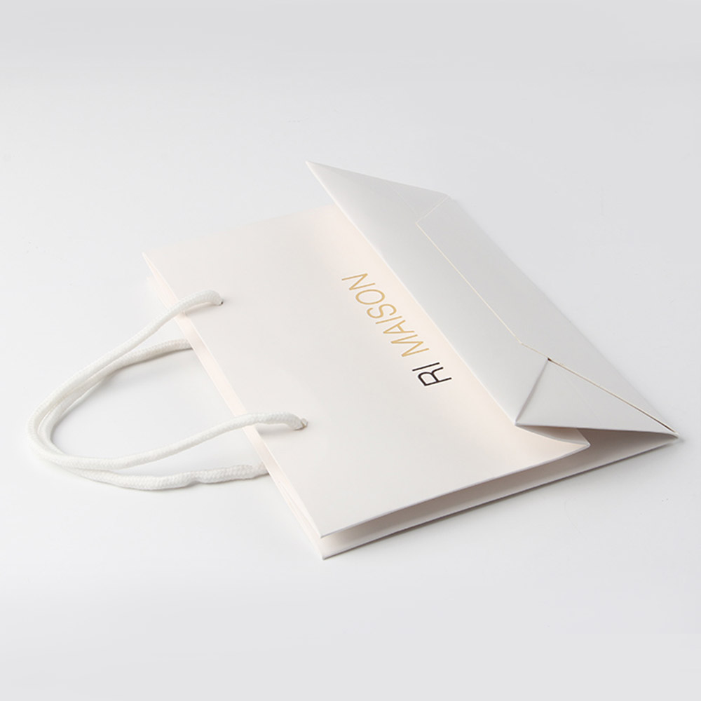 從顏色的轉(zhuǎn)換到文件的格式都決定電子產(chǎn)品禮品袋定做的快慢 從顏色的轉(zhuǎn)換到文件的格式都決定電子產(chǎn)品禮品袋定做的快慢