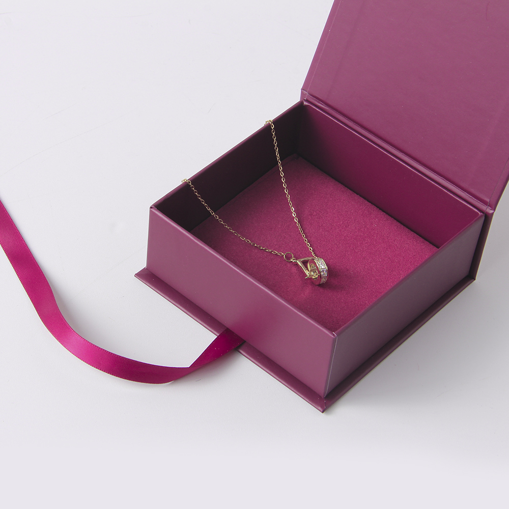 相當哇塞的翻蓋紙包裝盒設計操作 相當哇塞的翻蓋紙包裝盒設計操作