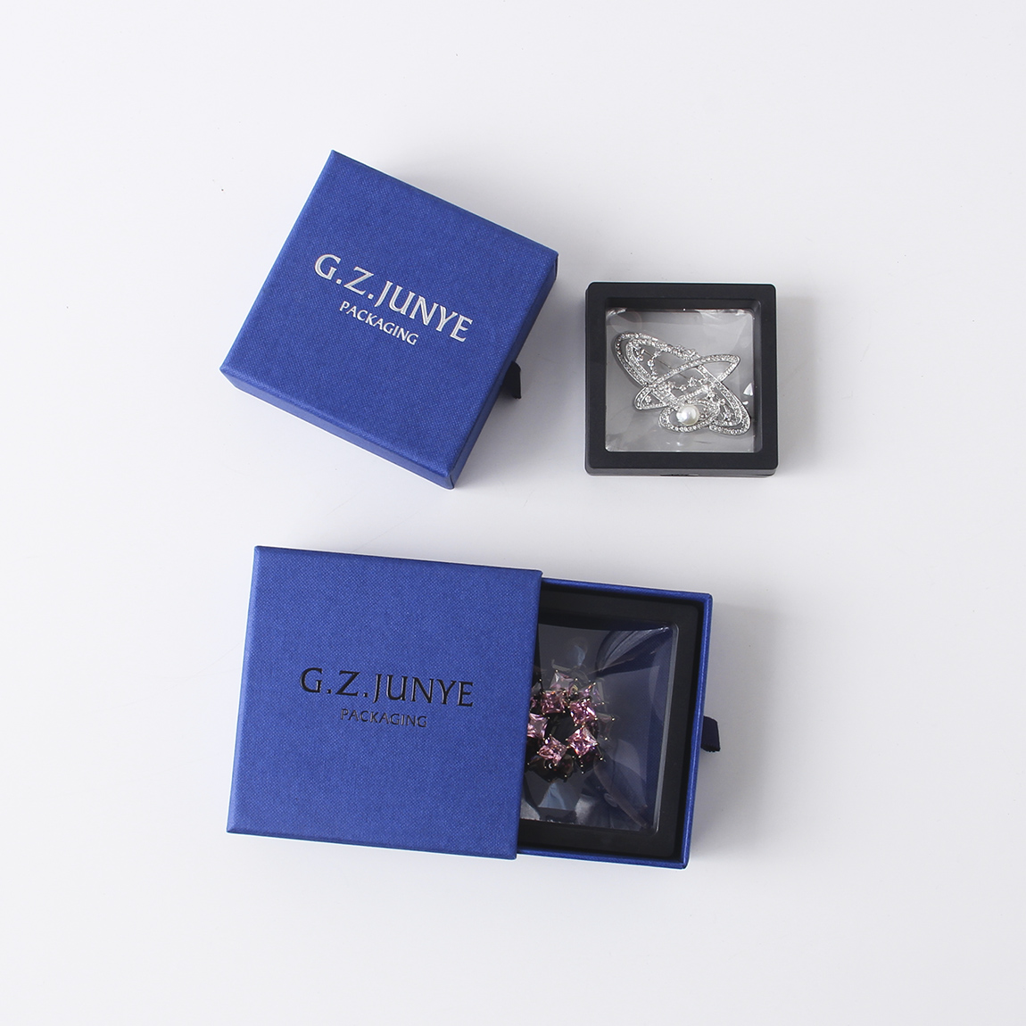 紙質(zhì)珠寶包裝盒會有哪些生產(chǎn)上的細(xì)節(jié)需要注意? 紙質(zhì)珠寶包裝盒會有哪些生產(chǎn)上的細(xì)節(jié)需要注意?